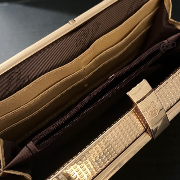 Ruodan Party Ware Clutch. All Gold Clutch. Small Size Bag. - Picture 9 of 12